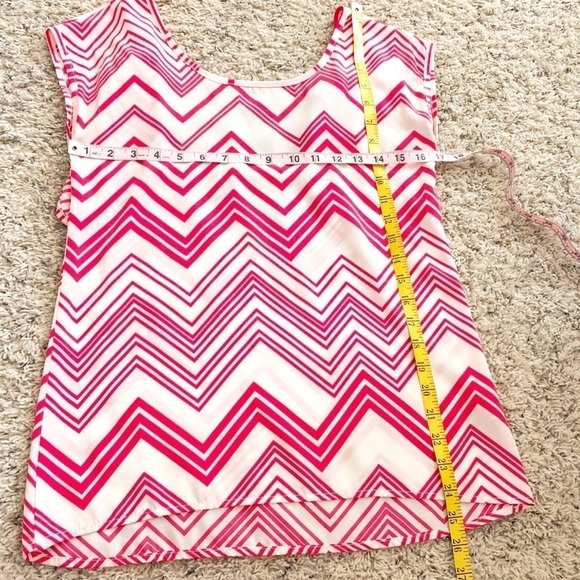 Peach Love Cream chevron cap sleeve pullover top - Picture 3 of 8